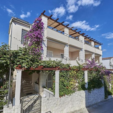 Apartments With A Parking Space Mavarstica, Ciovo - 17803 特罗吉尔 外观 照片