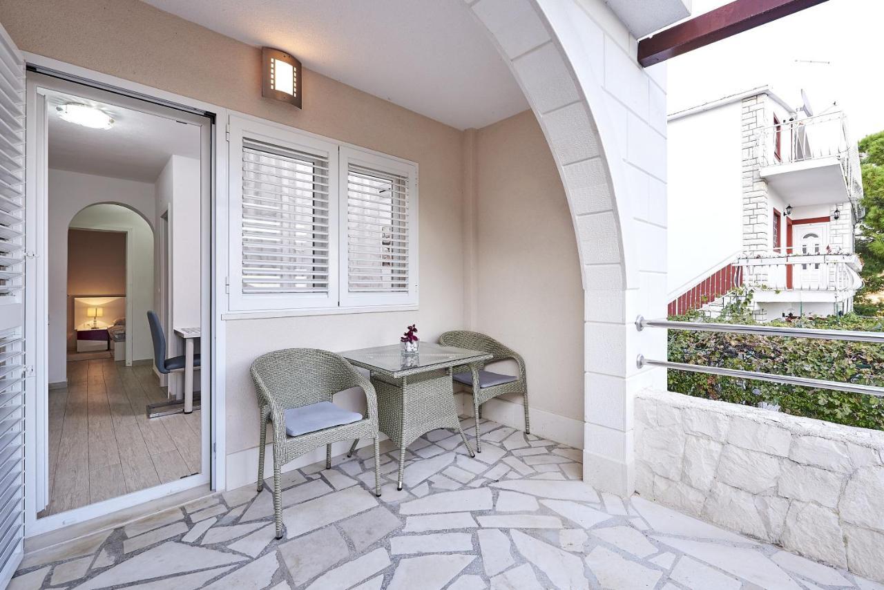 Apartments With A Parking Space Mavarstica, Ciovo - 17803 特罗吉尔 外观 照片