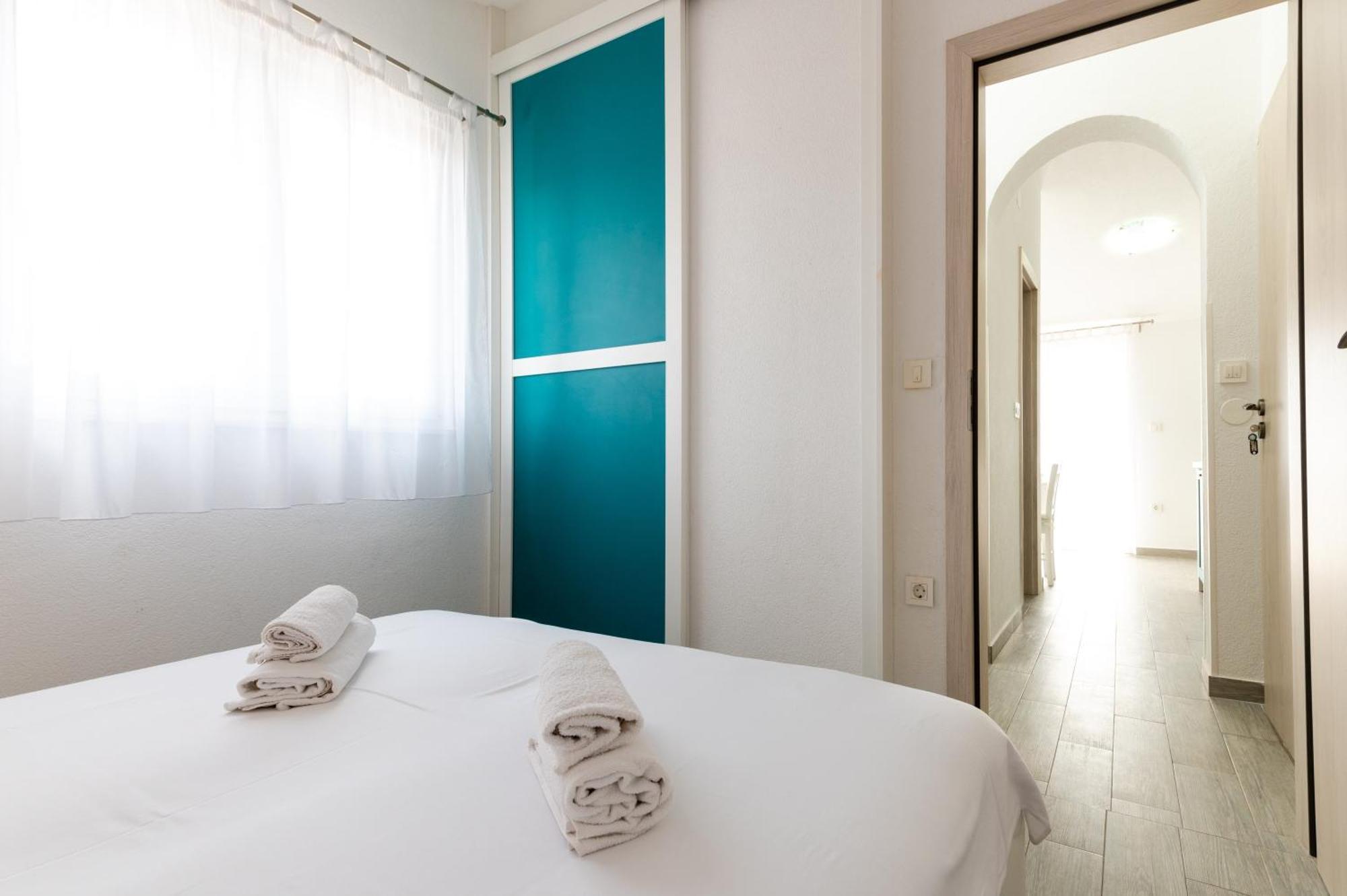 Apartments With A Parking Space Mavarstica, Ciovo - 17803 特罗吉尔 客房 照片